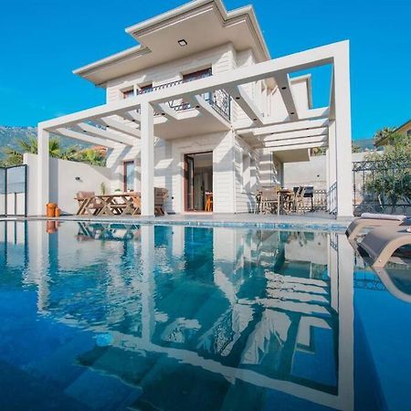 Havuzlu Korunakli Jakuzili Villa เฟทิเย ภายนอก รูปภาพ