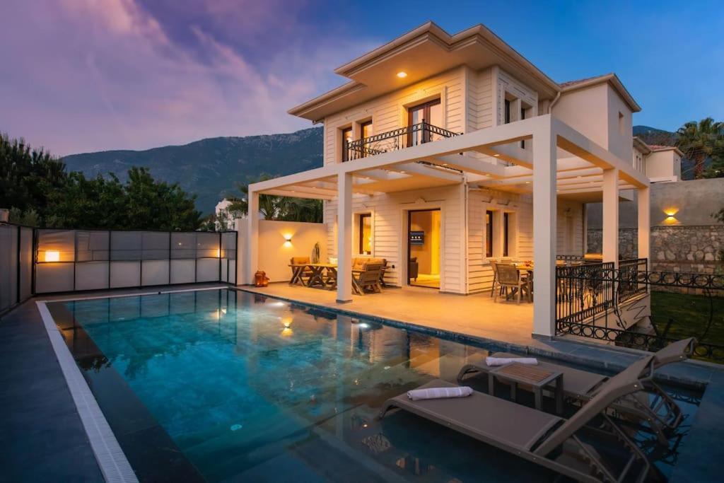 Havuzlu Korunakli Jakuzili Villa เฟทิเย ภายนอก รูปภาพ