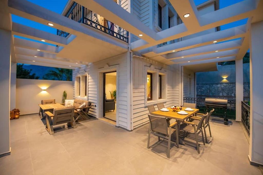 Havuzlu Korunakli Jakuzili Villa เฟทิเย ภายนอก รูปภาพ