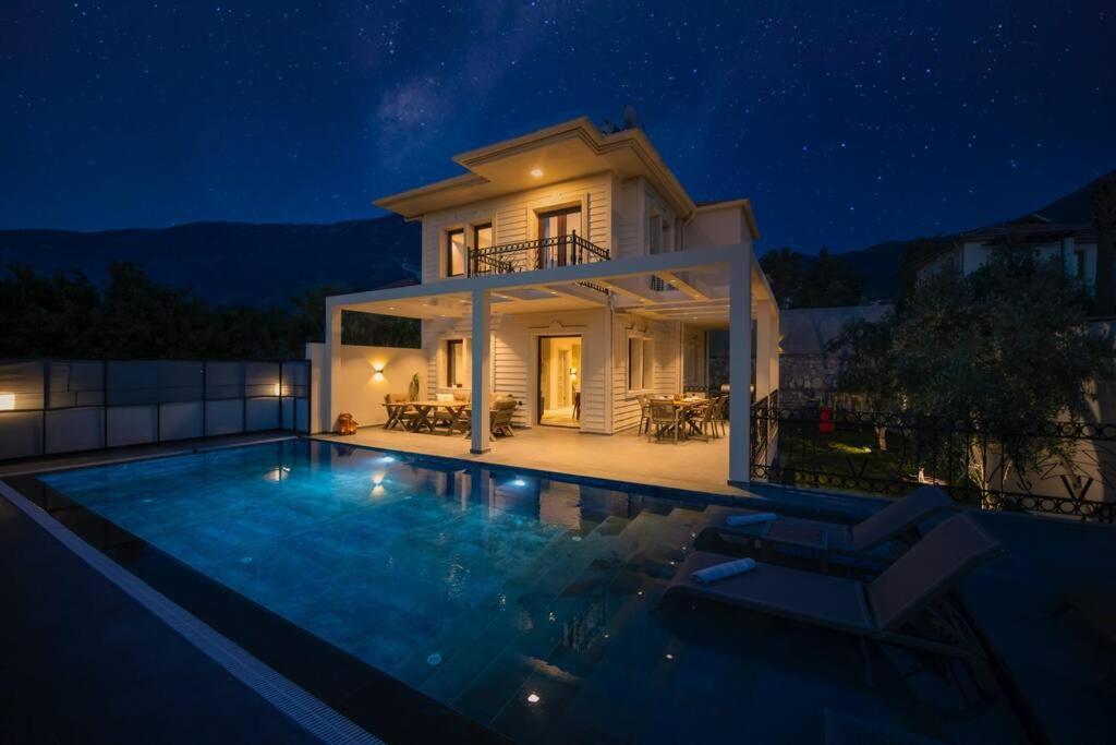 Havuzlu Korunakli Jakuzili Villa เฟทิเย ภายนอก รูปภาพ
