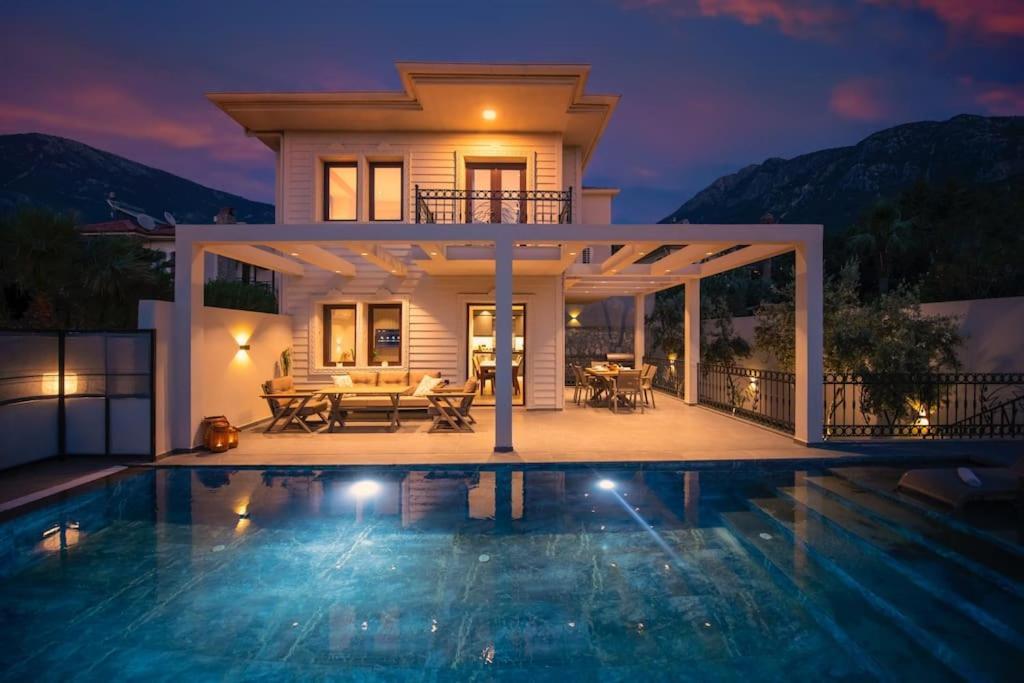 Havuzlu Korunakli Jakuzili Villa เฟทิเย ภายนอก รูปภาพ